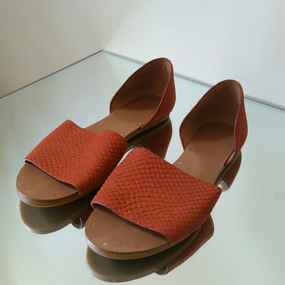 Madewell Thea Sandal in embossed leather. - Picture 3 of 5